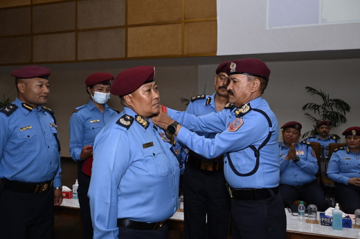नेपाल प्रहरीका ४ एआईजीले पाए दर्ज्यानी चिह्न 